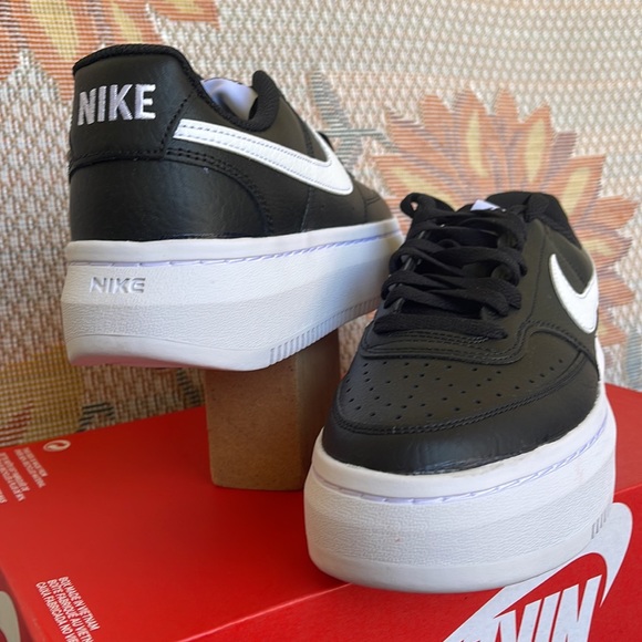 Nike WMNS Court Vision Alta
Black/White
Women's Athletic Shoes
Style DM0113-002 - Picture 12 of 16